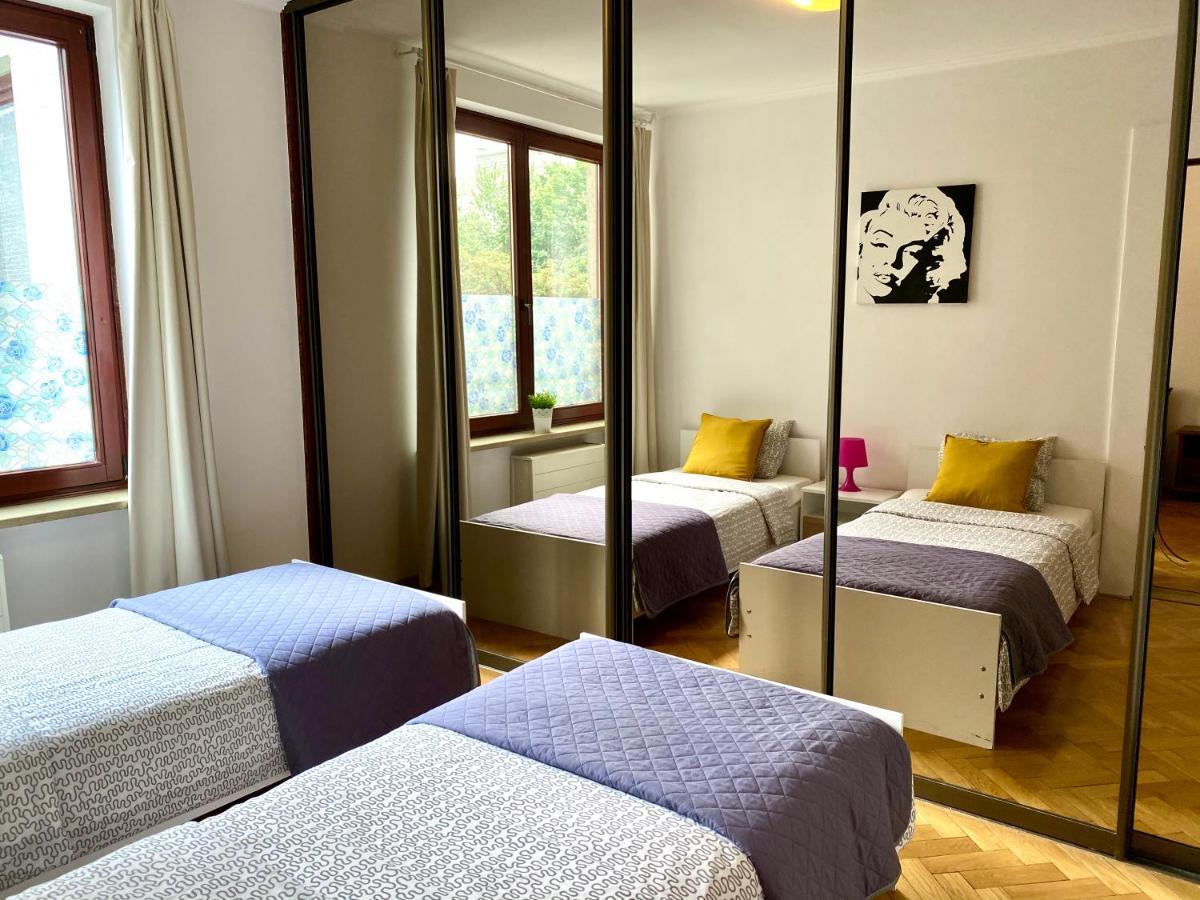 Center Warsaw - Apartmenty Jana Pawla II Luaran gambar
