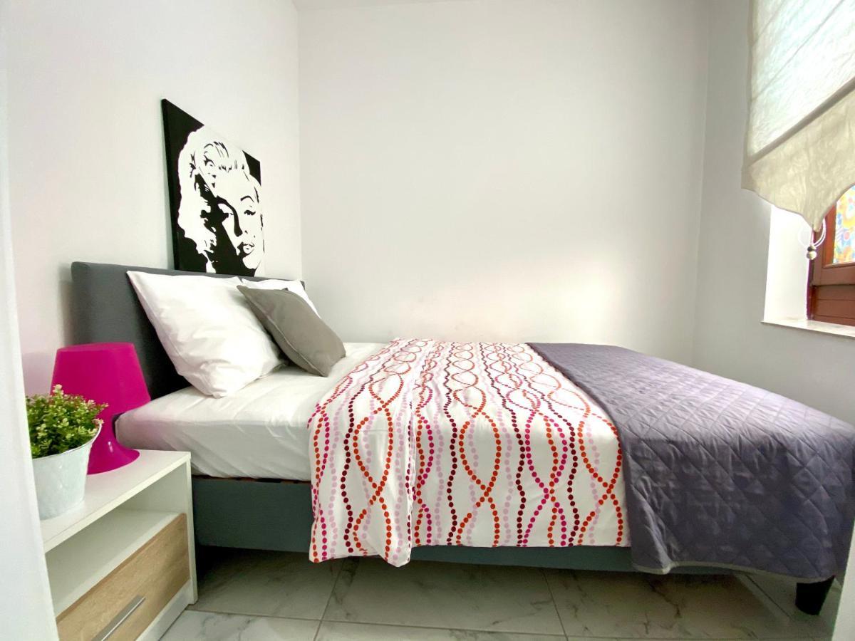 Center Warsaw - Apartmenty Jana Pawla II Luaran gambar